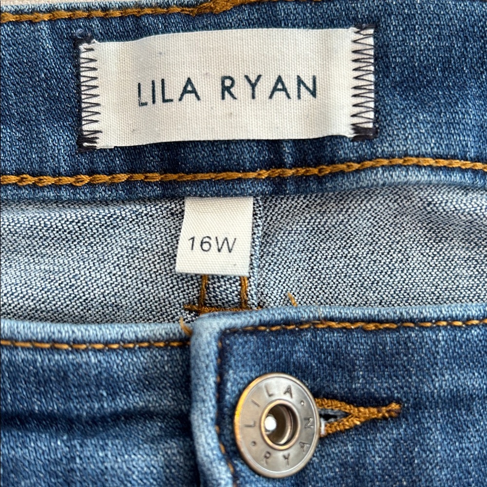 LILA RYAN Women’s 16W Dark Blue Distressed Ankle Jeans - Picture 3 of 11